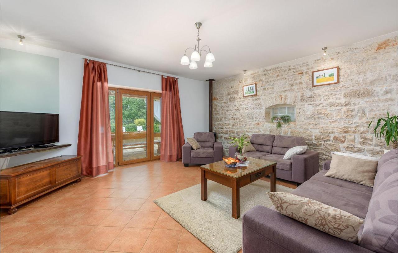 Cozy Home In Pamici With Kitchen Kültér fotó