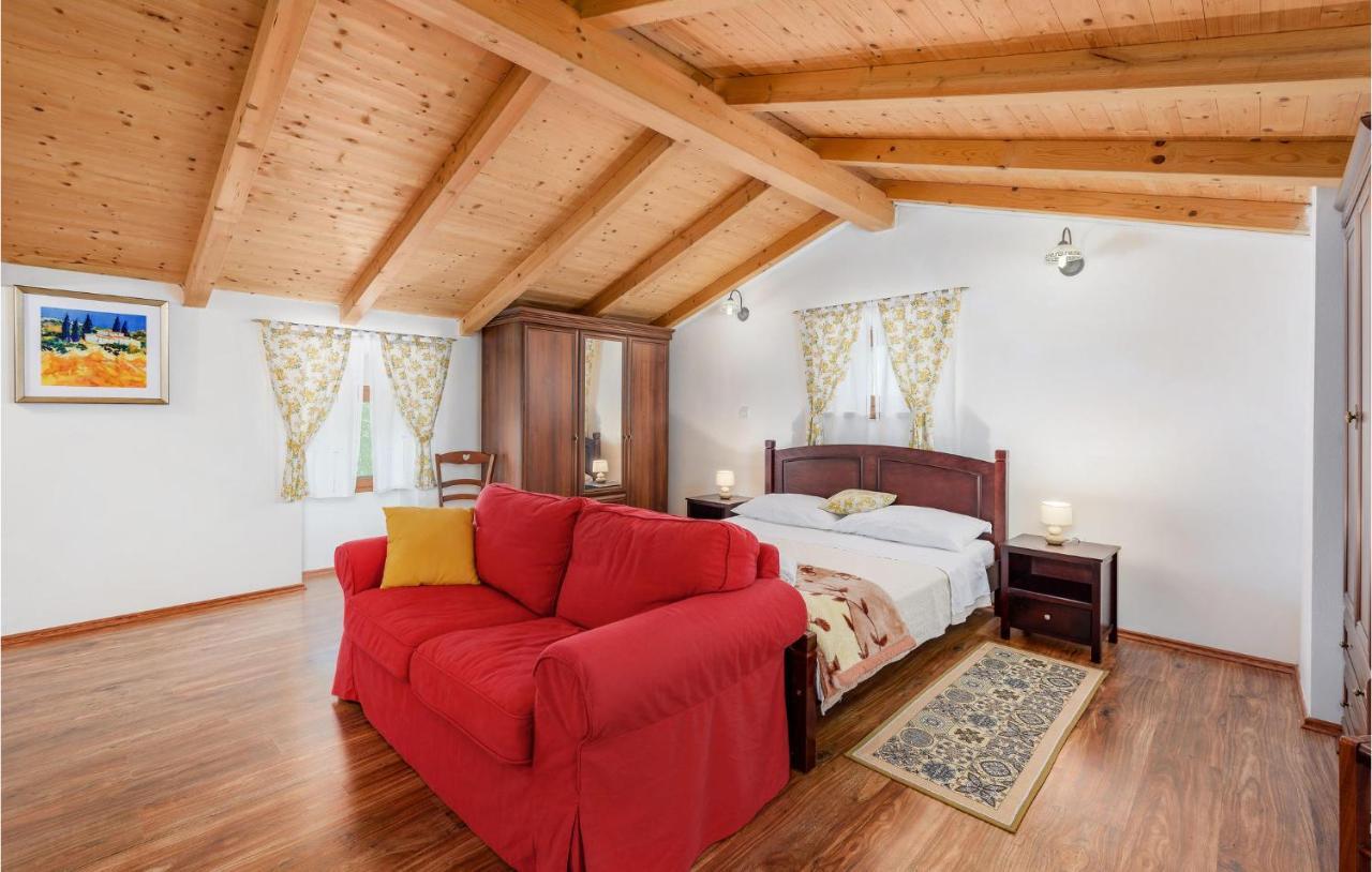 Cozy Home In Pamici With Kitchen Kültér fotó