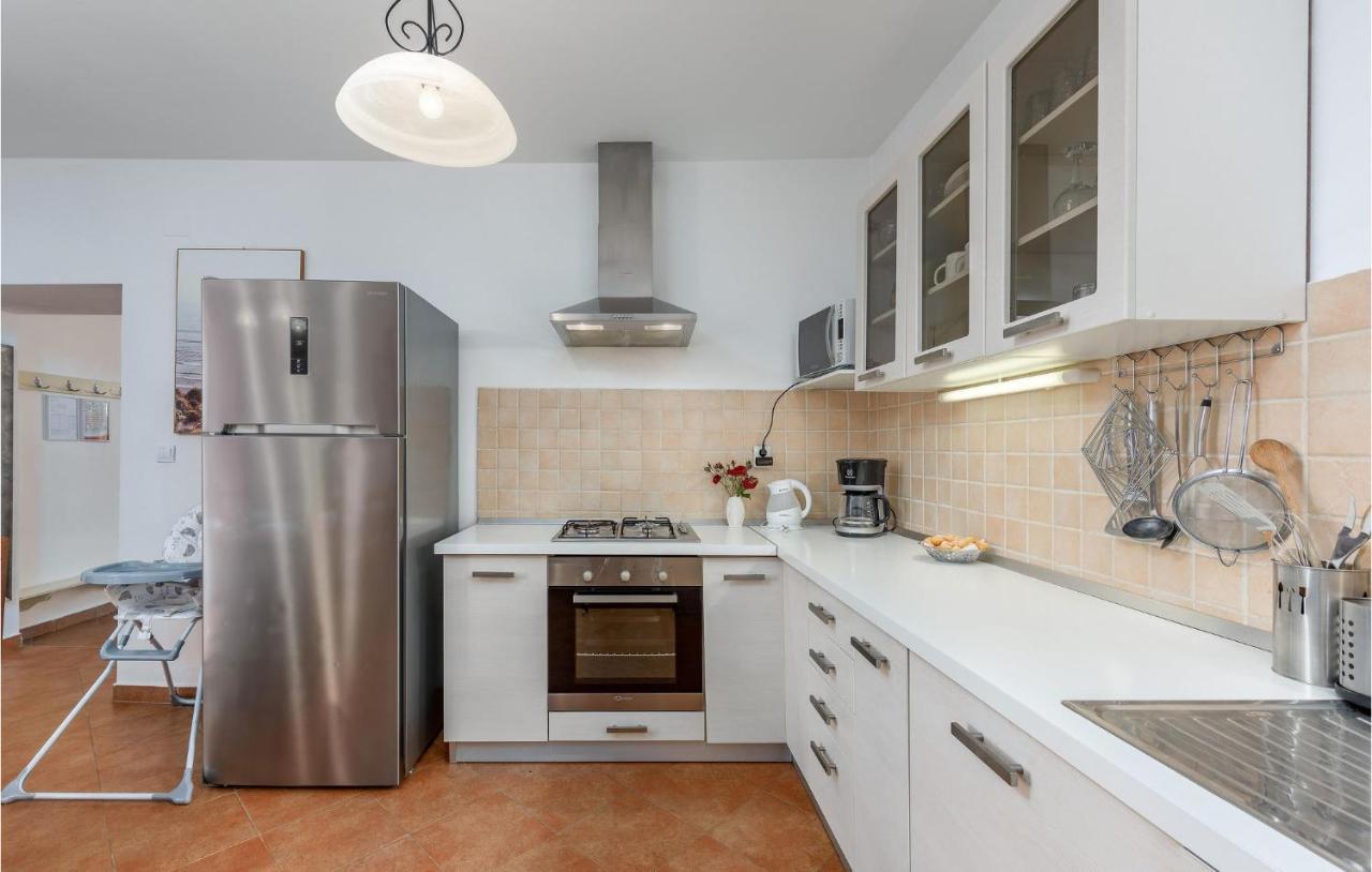 Cozy Home In Pamici With Kitchen Kültér fotó