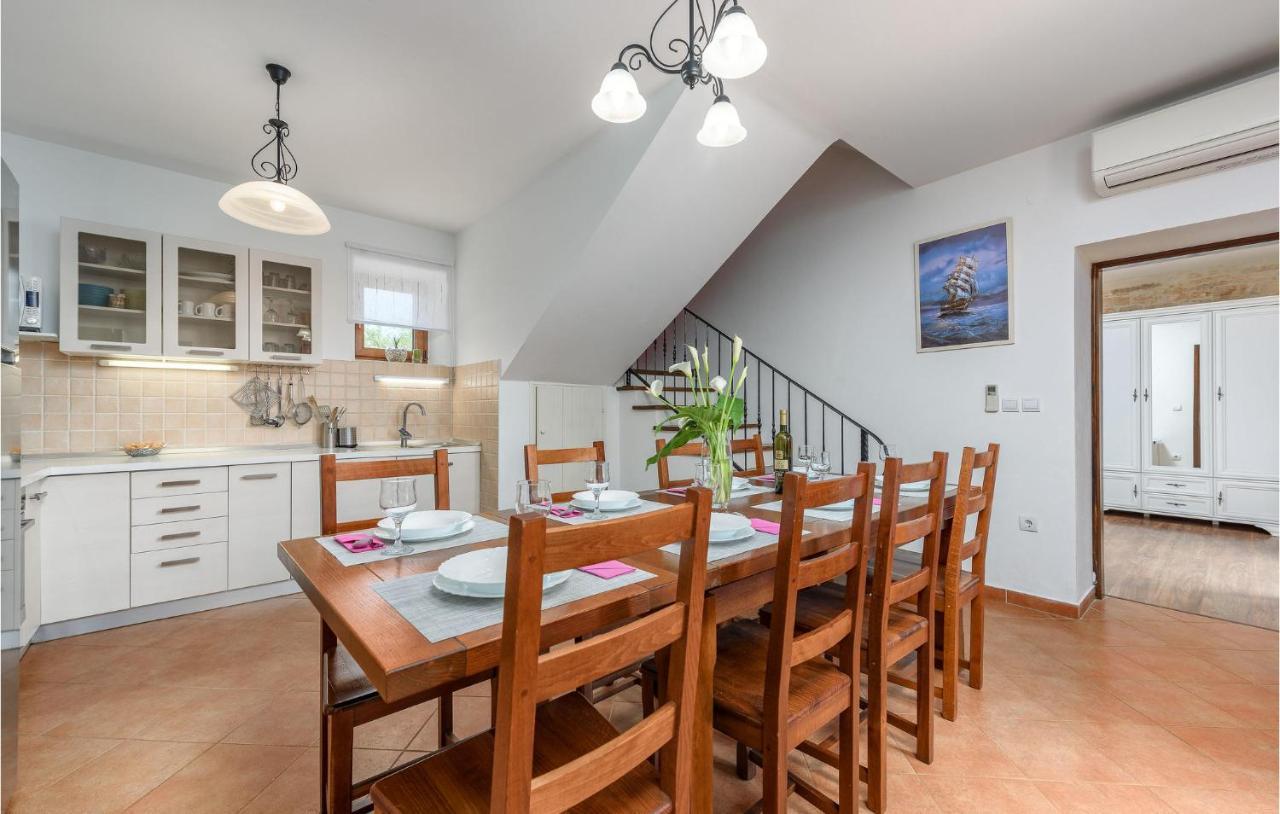 Cozy Home In Pamici With Kitchen Kültér fotó