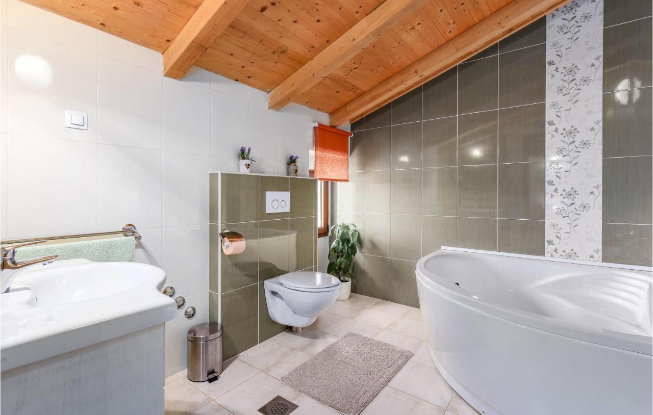 Cozy Home In Pamici With Kitchen Kültér fotó