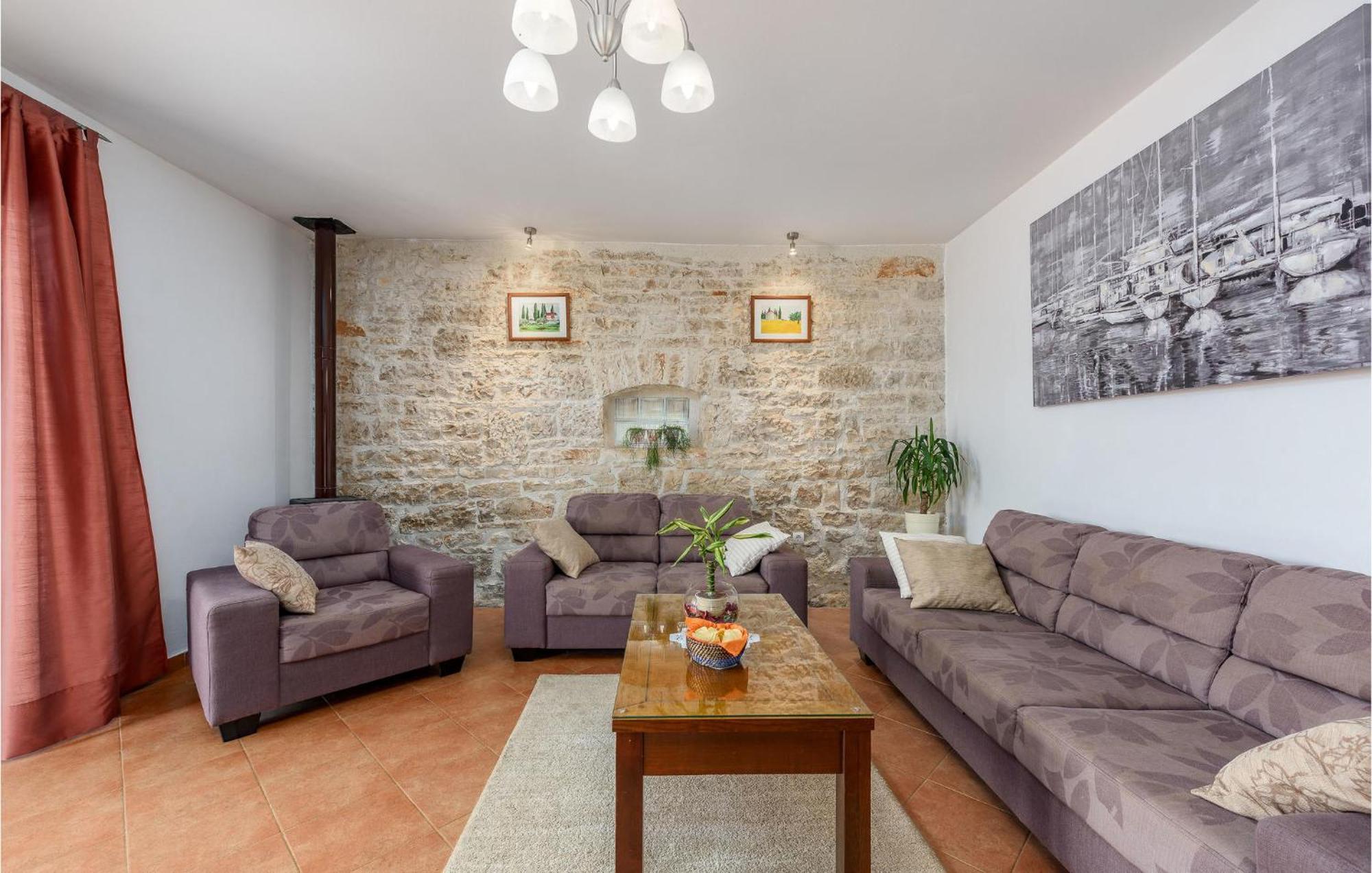 Cozy Home In Pamici With Kitchen Kültér fotó